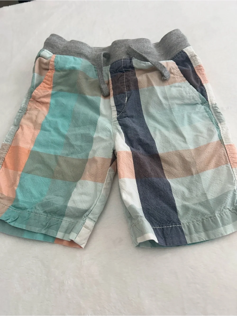 GAP Kids Drawstring Hat in Gray with Pastel Stripe Panels